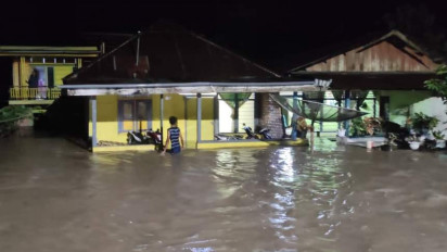 Permukiman Padat Penduduk Diterjang Banjir Bandang di Kabupaten Batanghari, Puluhan Rumah Warga Terendam