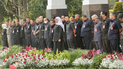 Pimpin Apel Jelang Cuti Bersama Lebaran, Gubernur Khofifah Larang ASN Pemprov Jatim Mudik Gunakan Mobil Dinas