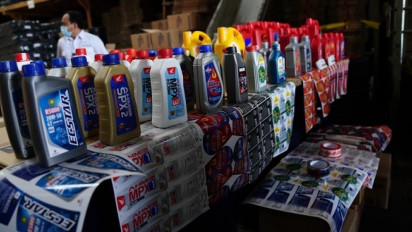 Kemendag Gerebek Pelumas Ilegal Senilai Rp 16,5 Miliar di Tangerang