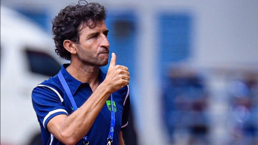 Soal Isu Retaknya Hubungan Luis Milla dengan Pemain, Firman Utina Kirim Komentar Pedas: Tendang Virus dari Persib!