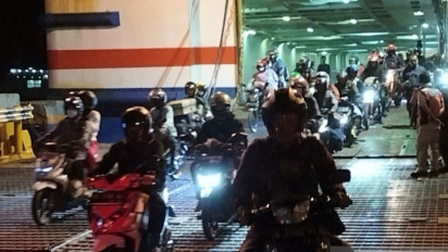Volume Pemudik Pemotor Yang Berdatangan di Pelabuhan Bakauheni Terus Meningkat