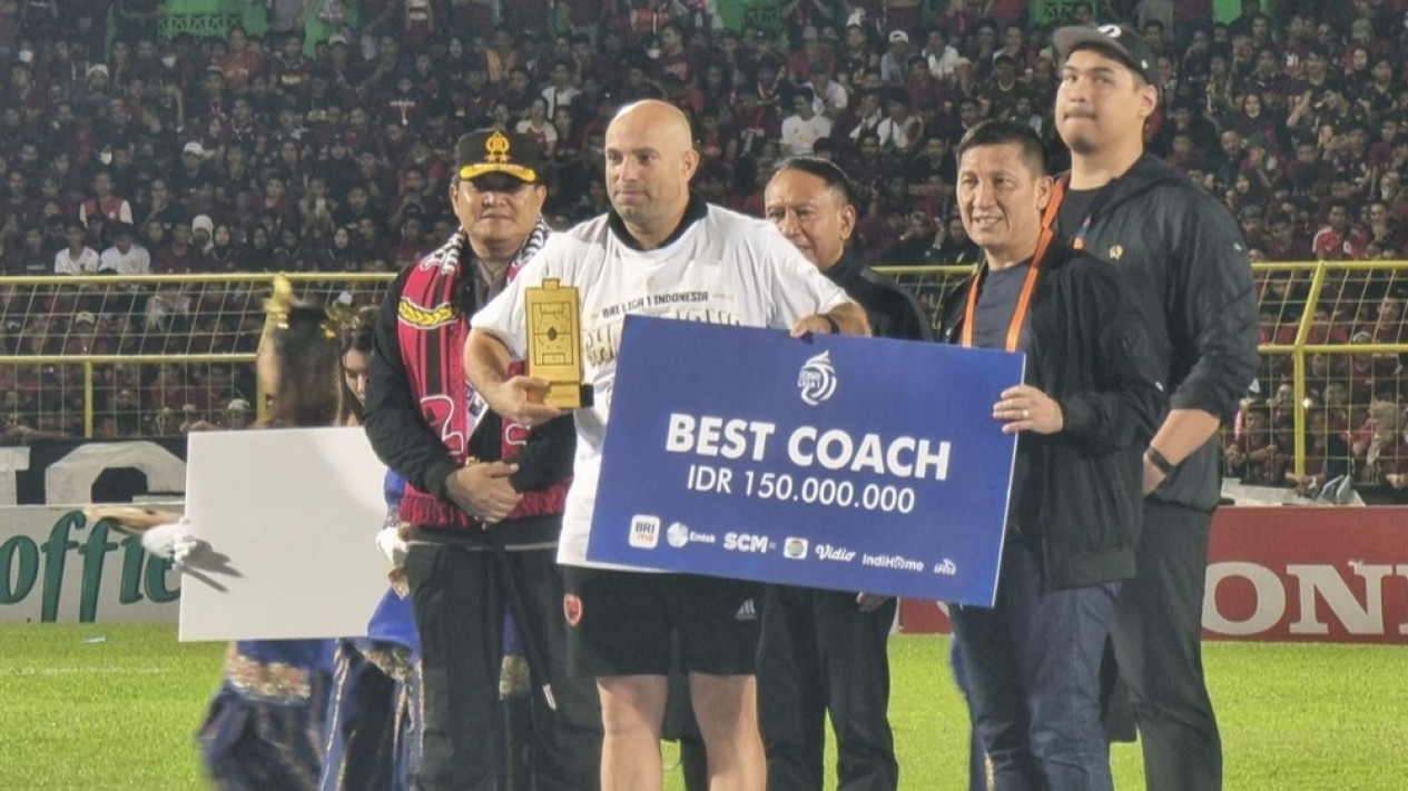 LIB Buka Suara Soal Hadiah Uang Tunai untuk Juara Liga 1 PSM Makassar
            - galeri foto