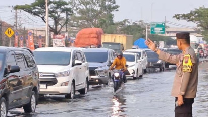 Banjir Rob di Jalur Pantura Sayung Demak Akibatkan Arus Mudik Tersendat