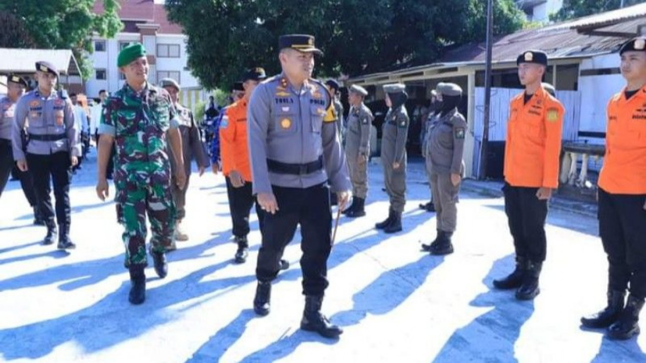 Polres Majene Dirikan Sembilan Pos Operasi Ketupat
            - galeri foto