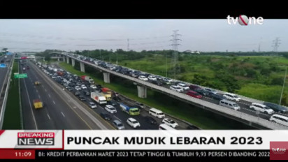 Titik Pertemuan Exit Tol MBZ dan Tol Japek Macet, Pemudik Diimbau Berhati-hati