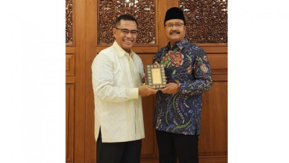 Kompak Dua Mantan Menteri Saleh Husin Dan Saefullah Yusuf Wakaf Al Quran