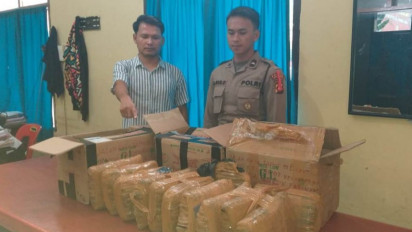Petugas Avsec Bandara Internasional Silangit Gagalkan Pengiriman 12 Bal Ganja ke Jawa Barat