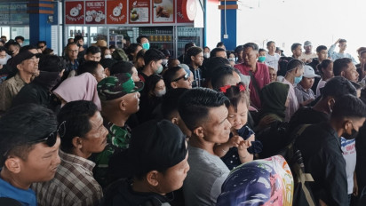 Pemudik di Pelabuhan SBP Tanjungpinang Membludak, Sebagian Penumpang Gagal Berangkat