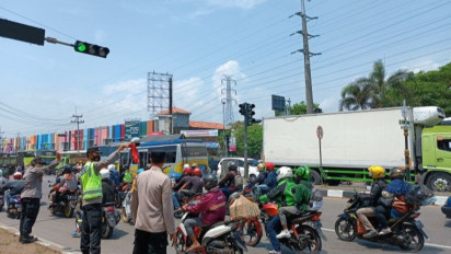 Mudik Lebaran 2023 : Jalur Arteri Cirebon Dipadati Kendaraan Pemudik