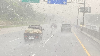 Tol Cikampek Diguyur Hujan Lebat, Pemudik Diharapkan Hati-Hati
