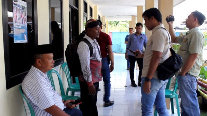 Diduga Lakukan Pungli PTSL, Oknum Kadesddan Bendahara di Lumajang Diamankan Polisi