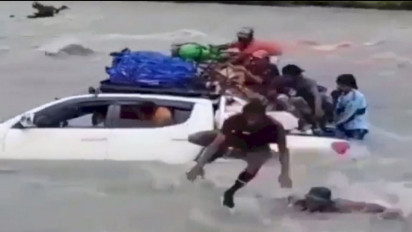 Total Penumpang Mobil Hanyut Di Tapsel 10 Orang:  Enam Tewas, Dua Selamat dan Dua Lainnya Dinyatakan Hilang