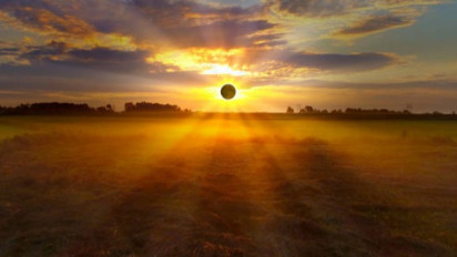 Hari Ini! Masjid Istiqlal Ajak Masyarakat Sholat Gerhana Matahari Pukul 10.10 WIB