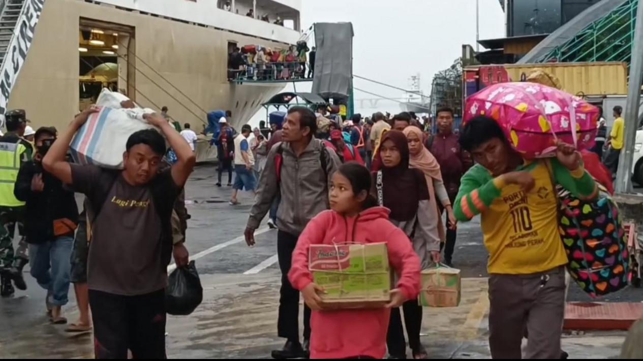 Keutamaan Mudik (Mulih Udik) Silaturahmi Halal Bihalal Saling Memaafkan, Kembali Fitri
            - galeri foto