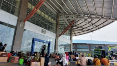 H-2 Lebaran, Terminal Pulo Gebang Masih Dipadati Pemudik