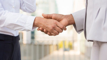 Salah Kaprah Makna Minal Aidzin Wal Faidzin saat Merayakan Idul Fitri, Dijelaskan Ustaz Syafiq Riza Basalamah