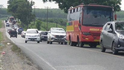 Volume Kendaraan Mudik Lebaran di Jalinsum Labuhanbatu Terpantau Ramai