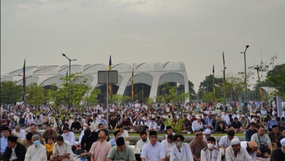 Ribuan Jemaah Muhammadiyah Berbondong-bondong Menunaikan Salat Id di JIEP Jakarta Timur