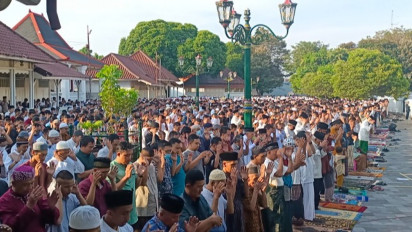 Membeludak! Ribuan Warga Muhammadiyah Sholat Ied di Masjid Gedhe Kauman Yogyakarta