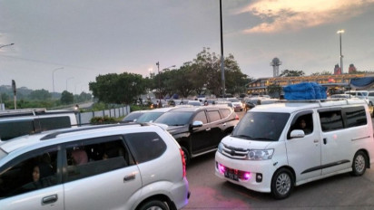 H-1 Lebaran Idulfitri 1444 H, Ribuan Pemudik Masih Terus Berdatangan di Pelabuhan Bakauheni