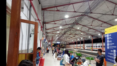 Antisipasi Tertinggal Kereta Api, PT KAI Imbau Calon Penumpang Estimasi Waktu ke Stasiun Dampak Kemacetan Lebaran