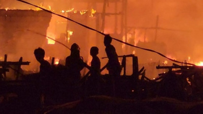 Memilukan, Kebakaran Hebat Melanda Pemukiman Padat Penduduk saat Malam Takbiran di Jakarta Utara