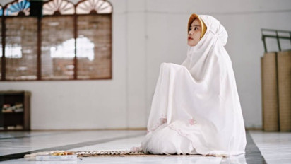 Kepincut dengan Lawan Jenis, Bolehkah Mendoakan Si Dia Agar Menjadi Jodoh Kita? Ini Jawaban Buya Yahya