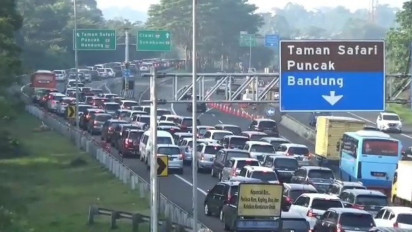 25 Ribu Kendaraan Memasuki Kawasan Wisata Puncak Bogor, Ruas Tol Bogor Padat