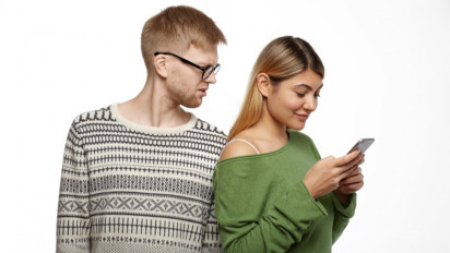 Istri Didekati Pria Lain? Jangan Tunggu Waktu Lama, Ustaz Khalid Basalamah Menyarankan Para Suami Lakukan Hal ini