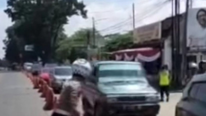 Bandung-Cianjur Macet 5 Kilometer, Polisi Terapkan Satu Arah di Jalur Puncak