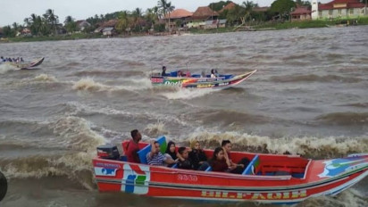 Dua Speedboat Bertabrakan Korban Luka-Luka  Dievakuasi, Bocah 6 Tahun Tewas