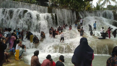 Yang ke Tapanuli Selatan Ayo Singgahi Wisata Aek Sijorni!