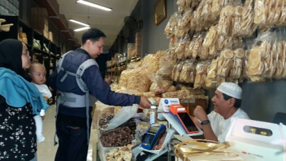 Pedagang Oleh-Oleh Makanan Khas Palembang Banjir Rezeki