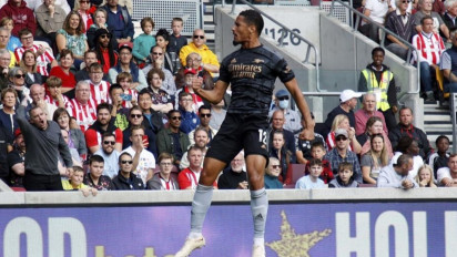 William Saliba Resmi Perpanjang Kontrak di Arsenal hingga 2030