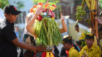 Masuk H+3 Lebaran, Warga Olehsari Banyuwangi Gelar Ritual Seblang