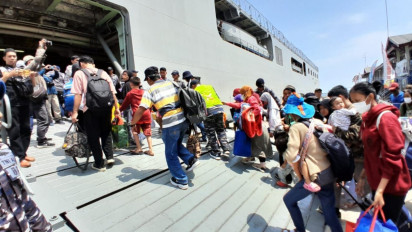Berangkat dari Tanjung Emas, KRI Banjarmasin Angkut Ratusan Pemudik Balik ke Jakarta Gratis