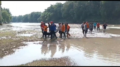 Hilang 2 Hari, Jasad Seorang Kakek Ditemukan Mengambang di Sungai Bengawan Madiun