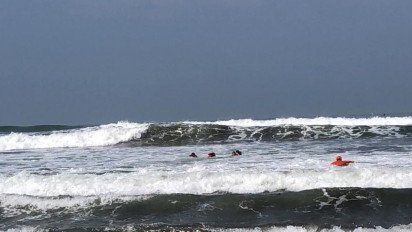 Tiga Wisatawan Terseret Arus dan Tenggelam di Pantai Parangtritis, 2 Selamat dan 1 korban Hilang