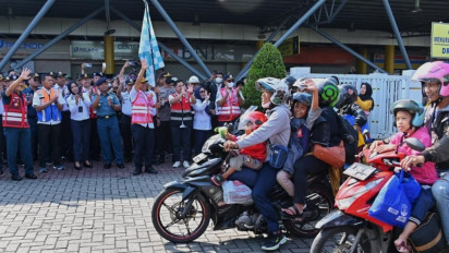Momen Ribuan Pemudik Motor Gratis Jalur Laut Kembali Tiba di Tanjung Priok