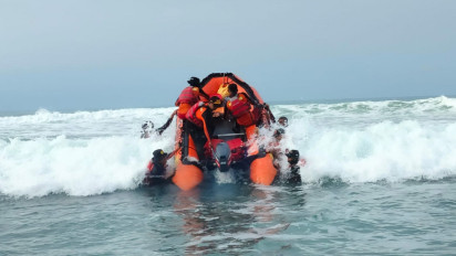 Tiga Wisatawan Hilang di Pantai Selatan Kebumen, Tim SAR Gabungan Lakukan Pencarian
