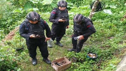 Buat Heboh! 9 Granat Nanas dan Satu Kotak Amunisi Ditemukan Warga di Padang Panjang