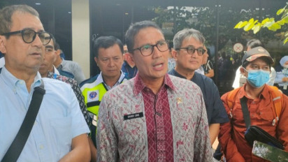 Tinjau Bandara Soetta, Sandiaga Uno Kritik Pelayanan Bus Damri yang Lambat Pelayanan Digitalisasi