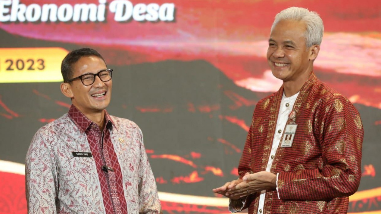 Momen Ganjar Pranowo Bertemu Sandiaga Uno: Kita Selalu Cocok
            - galeri foto