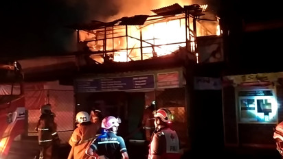 Depot Dua Lantai di Surabaya Ludes Terbakar, Diduga Akibat Elpiji Bocor