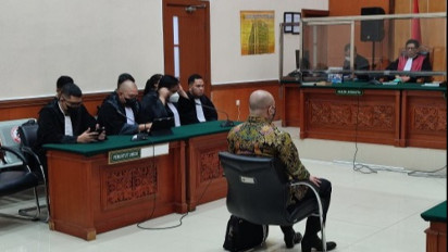 Pembacaan Duplik, Teddy Minahasa Beri Tajuk "Industri Hukum dan Konspirasi Majelis Hakim"