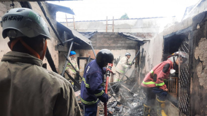 Lupa Mematikan Api setelah Memasak Ketupat, Rumah Warga Blitar Terbakar