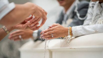 Pria Jangan Asal Menikahi Perempuan Janda, Ada Syaratnya Menurut Ustaz Khalid Basalamah