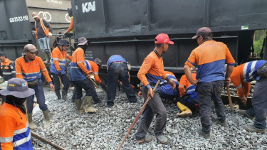 Perbaikan Rel Amblas Berlanjut, Perjalanan Kereta Api Penumpang Lampung-Palembang Kembali Dibatalkan