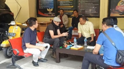 Polisi Amankan WNA Australia yang Meludahi Imam Masjid di Bandung