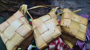 Mengintip Tradisi Telasan Topa' Warga Madura